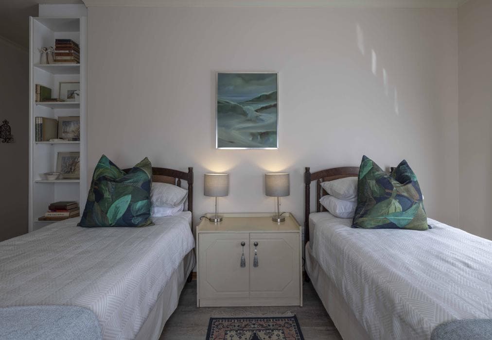 Wind Swallows Apartment