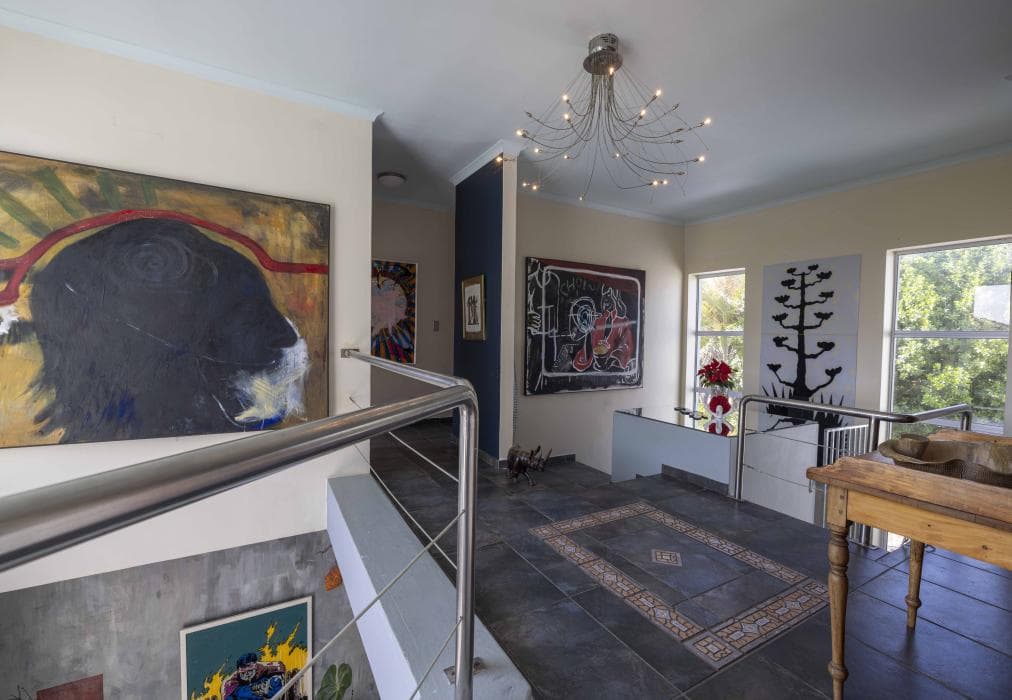 Wind Swallows Apartment