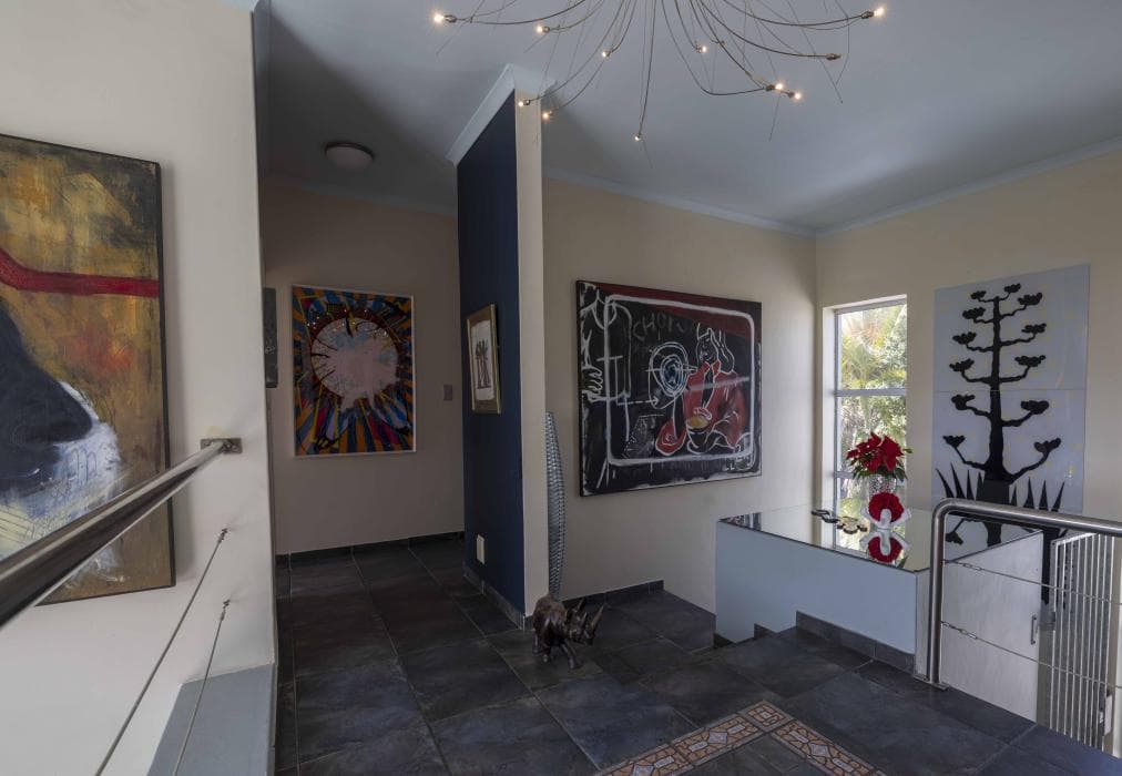 Wind Swallows Apartment