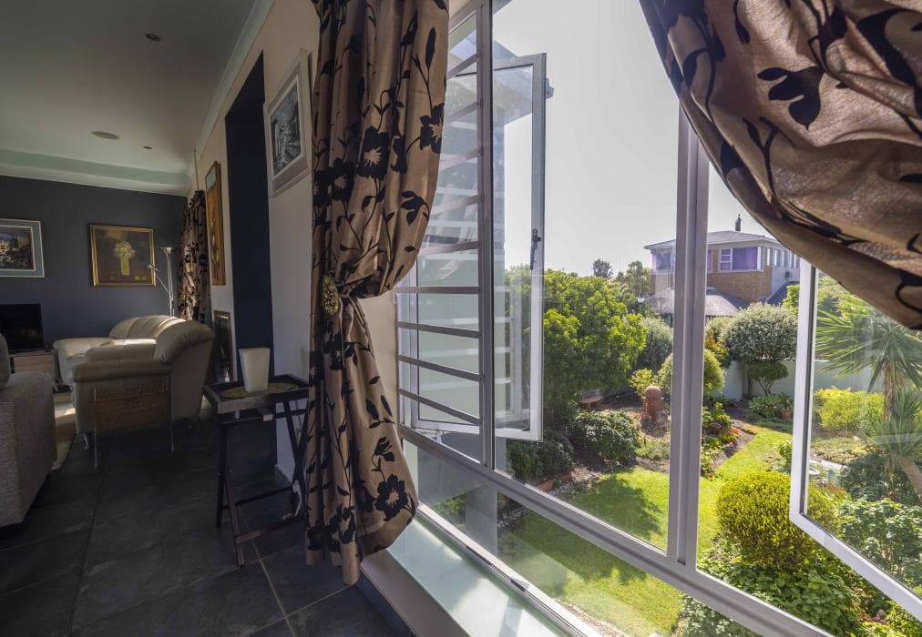 Wind Swallows Apartment