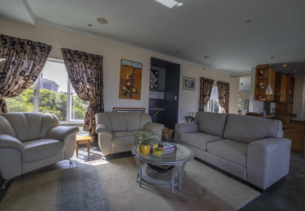 Wind Swallows Apartment