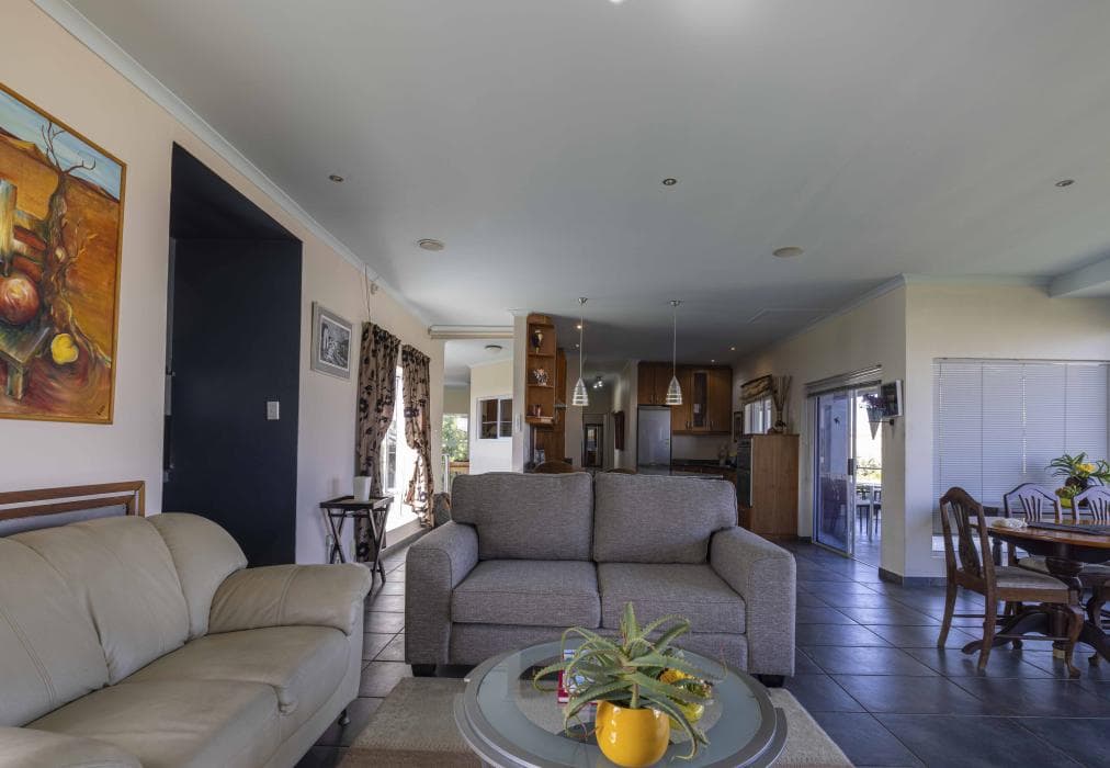 Wind Swallows Apartment