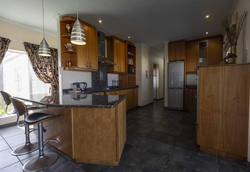 Wind Swallows Apartment