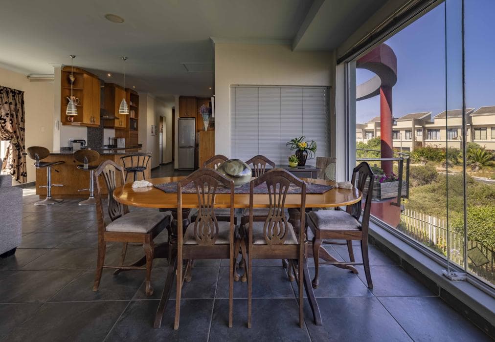 Wind Swallows Apartment