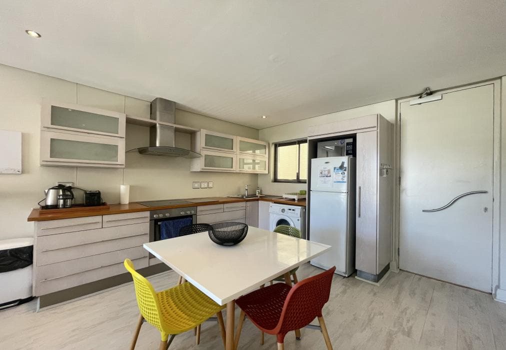 Piazza on Church 1004