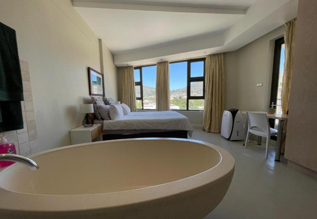 Piazza on Church 1004