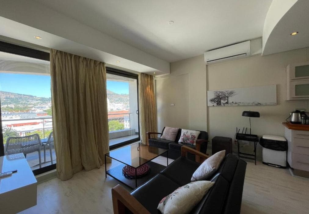 Piazza on Church 1004