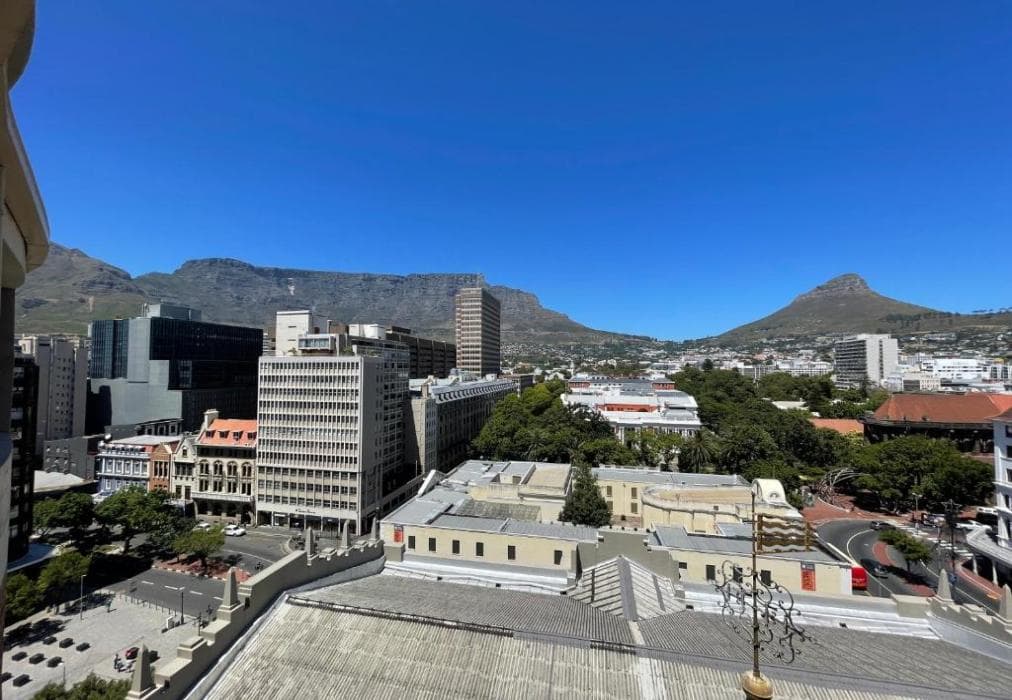 Piazza on Church 1004