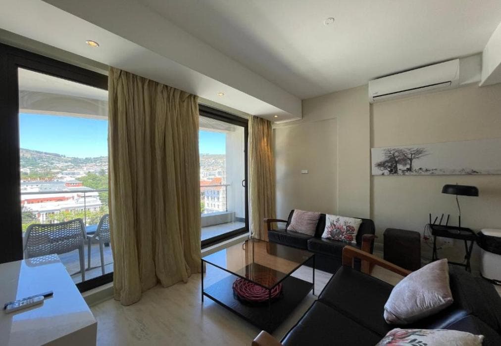 Piazza on Church 1004