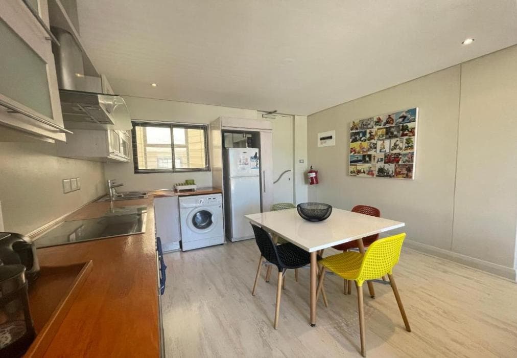 Piazza on Church 1004