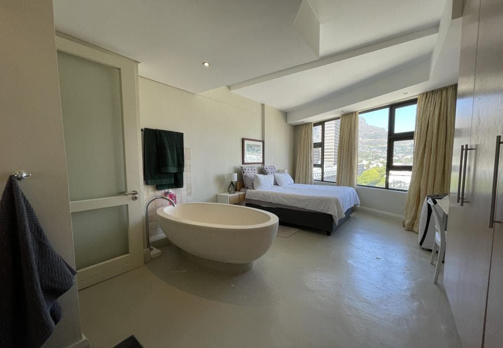 Piazza on Church 1004