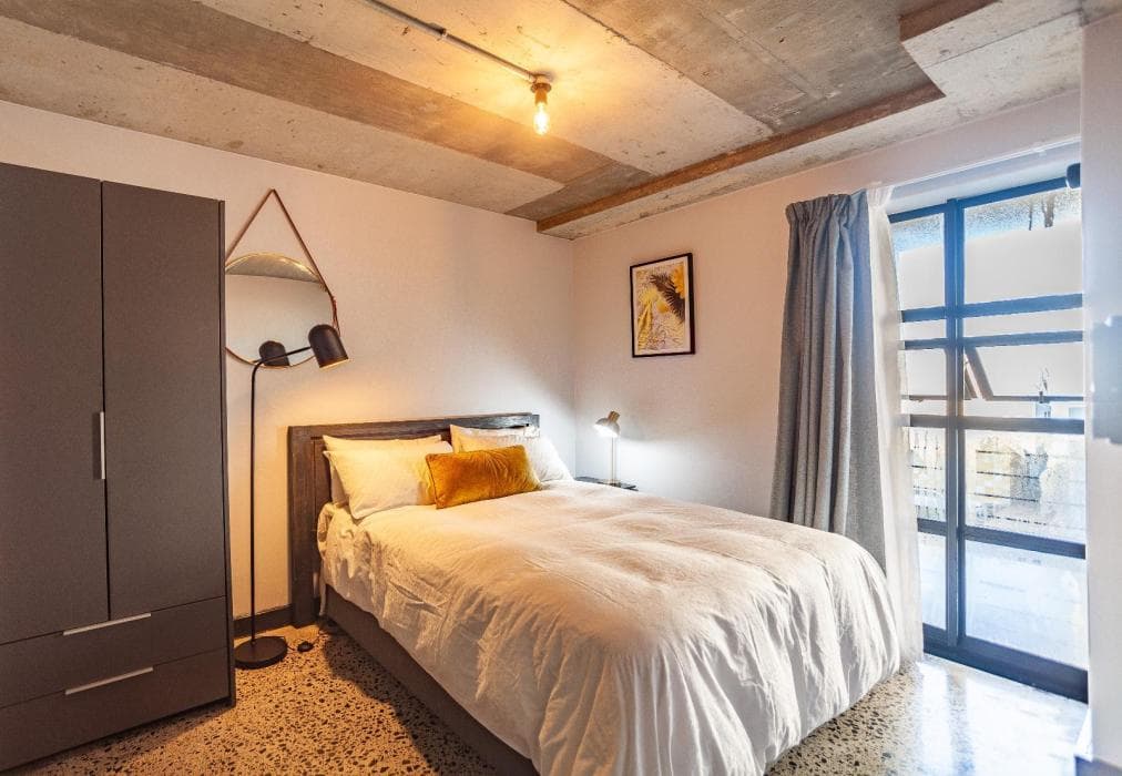 14 Manhattan  1 bedroom