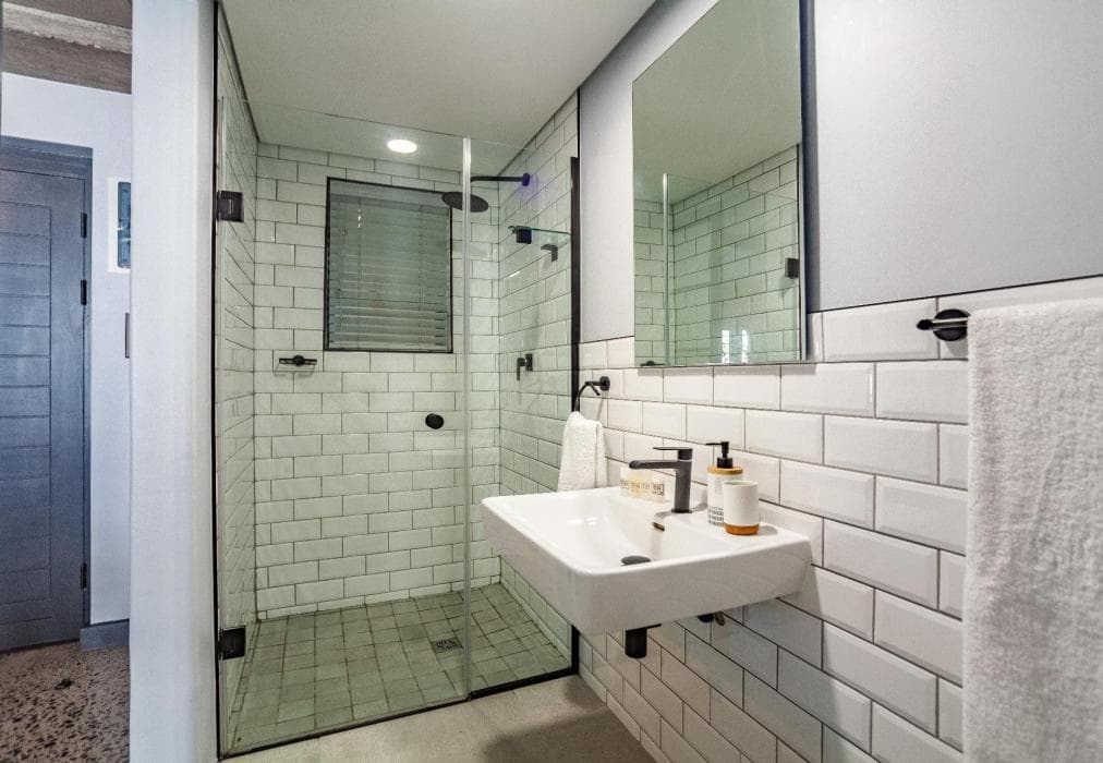 14 Manhattan  1 bedroom