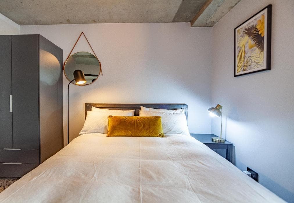 14 Manhattan  1 bedroom