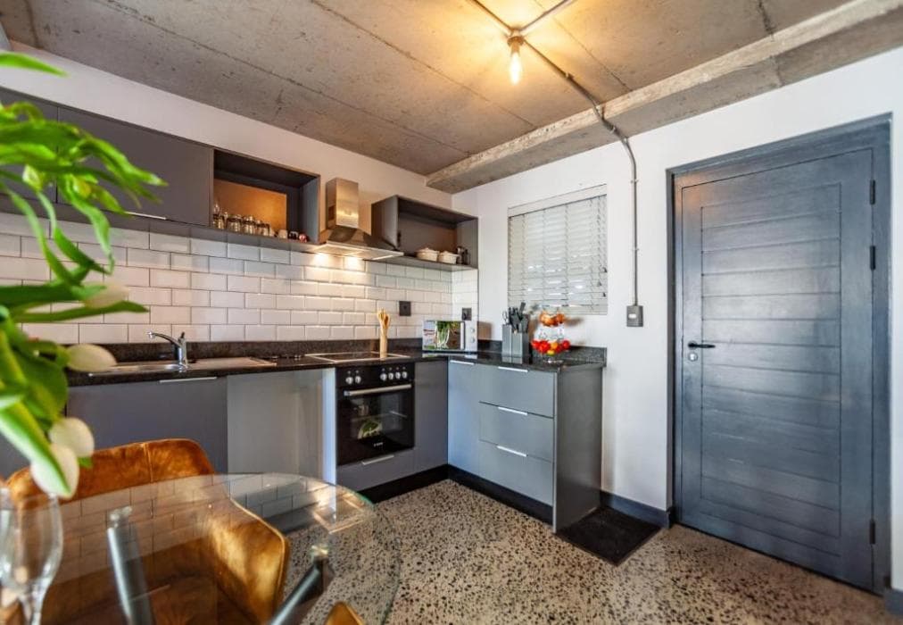 14 Manhattan  1 bedroom