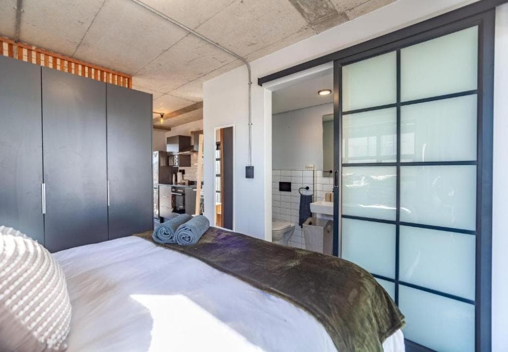 14 Manhattan  1 bedroom