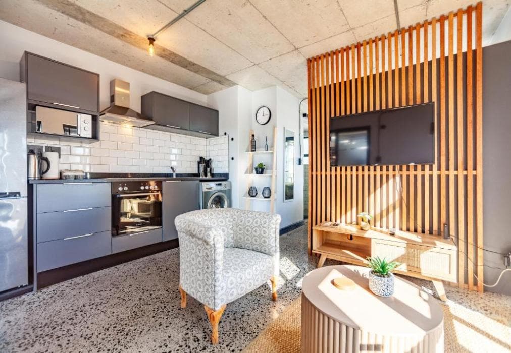 14 Manhattan  1 bedroom