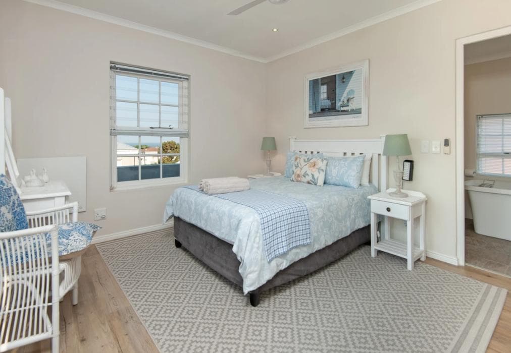 Hermanus Mountain Views