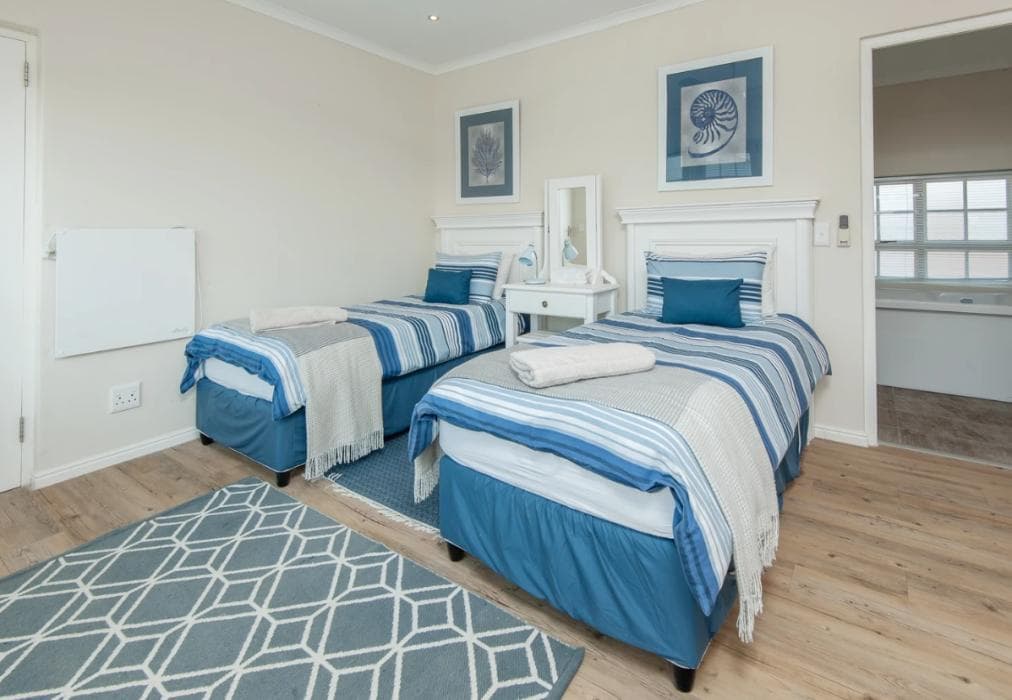 Hermanus Mountain Views