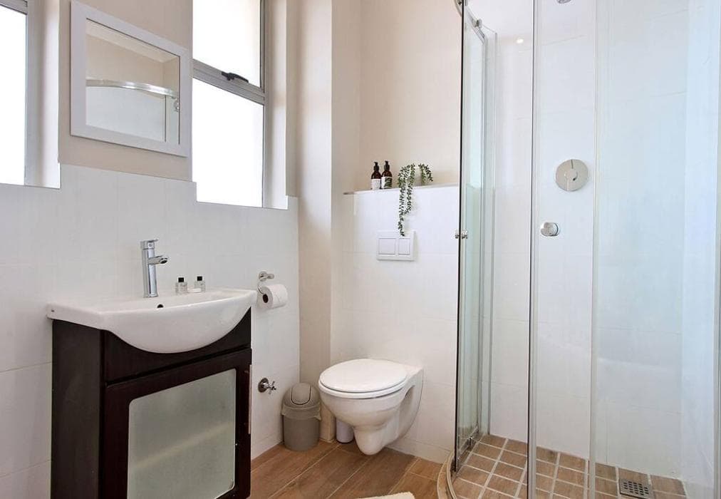 31 Blue Waters - Beach Road Apartment in Sea Point with Sea Views