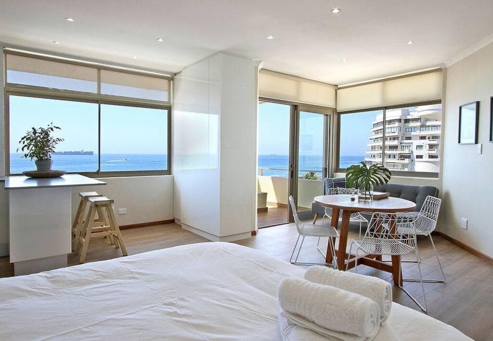 31 Blue Waters - Beach Road Apartment in Sea Point with Sea Views