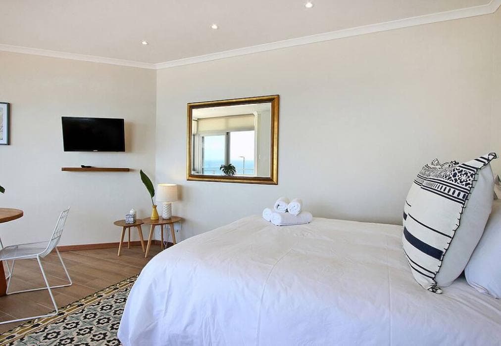 31 Blue Waters - Beach Road Apartment in Sea Point with Sea Views