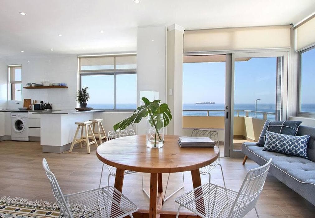 31 Blue Waters - Beach Road Apartment in Sea Point with Sea Views