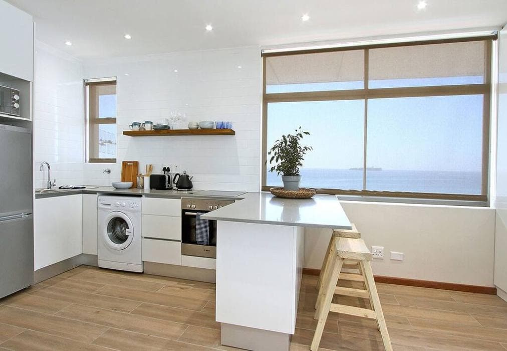31 Blue Waters - Beach Road Apartment in Sea Point with Sea Views