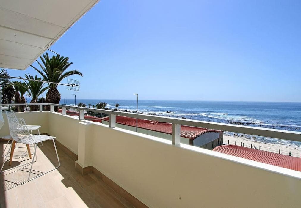 31 Blue Waters - Beach Road Apartment in Sea Point with Sea Views