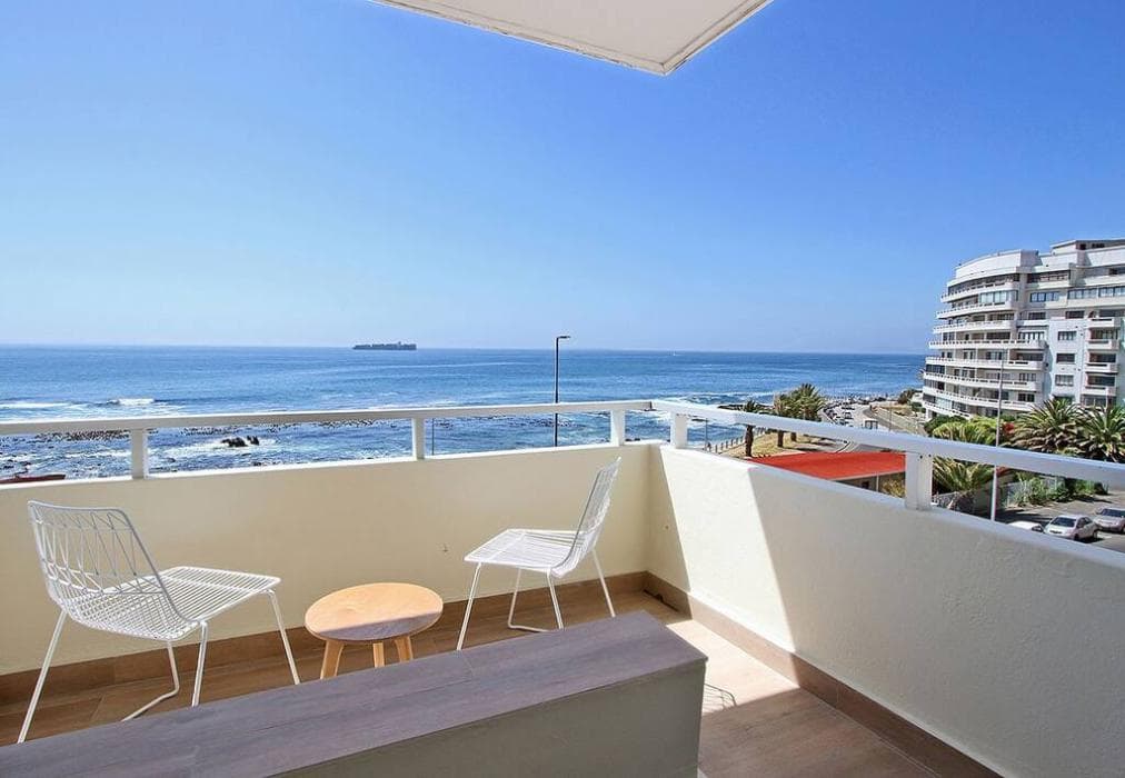 31 Blue Waters - Beach Road Apartment in Sea Point with Sea Views
