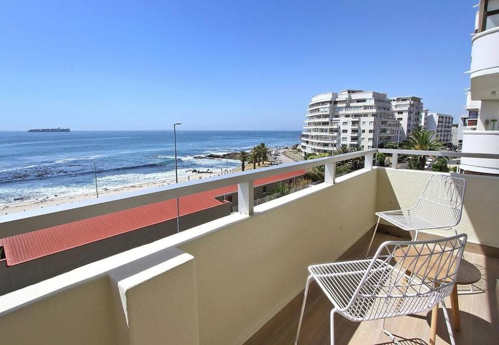 31 Blue Waters - Beach Road Apartment in Sea Point with Sea Views