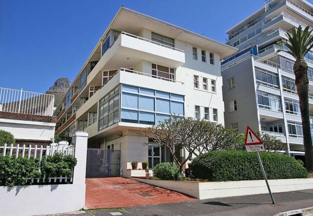 31 Blue Waters - Beach Road Apartment in Sea Point with Sea Views