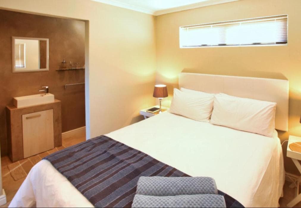 Honeysuckle Langebaan 4 sleeper