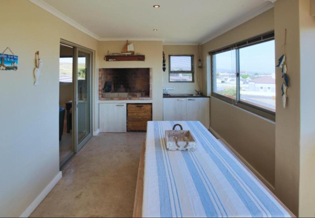 Honeysuckle Langebaan 4 sleeper