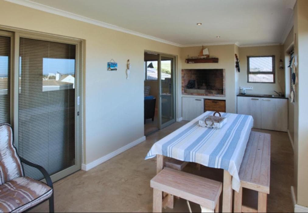 Honeysuckle Langebaan 4 sleeper