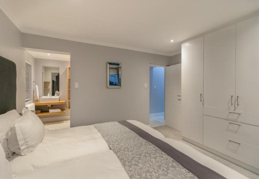 Pezula Heaven On Earth  CM34