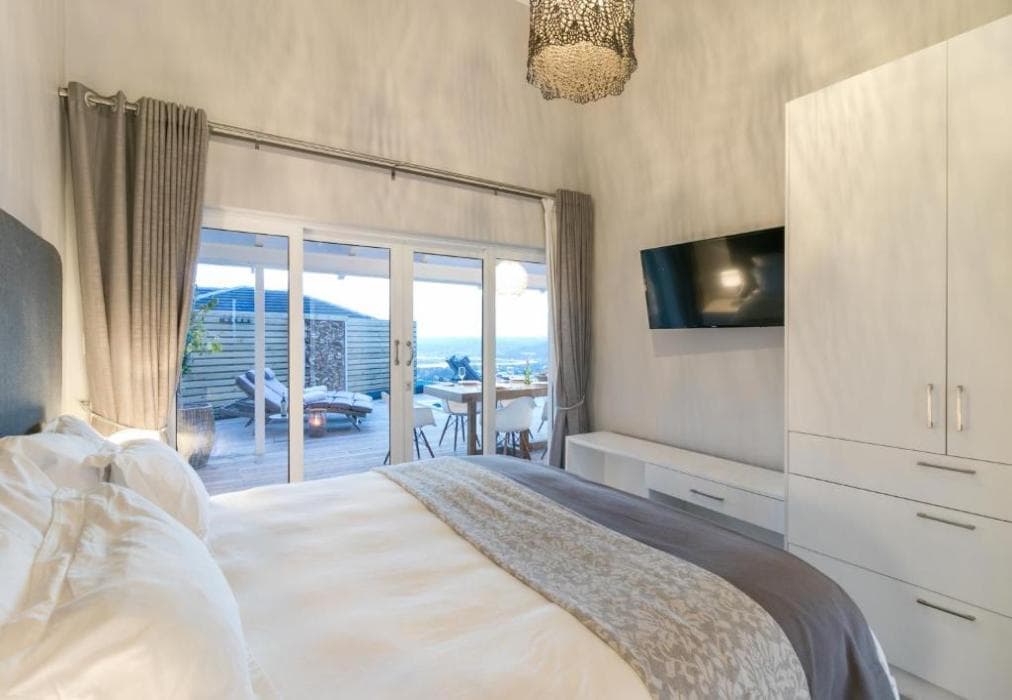 Pezula Heaven On Earth  CM34