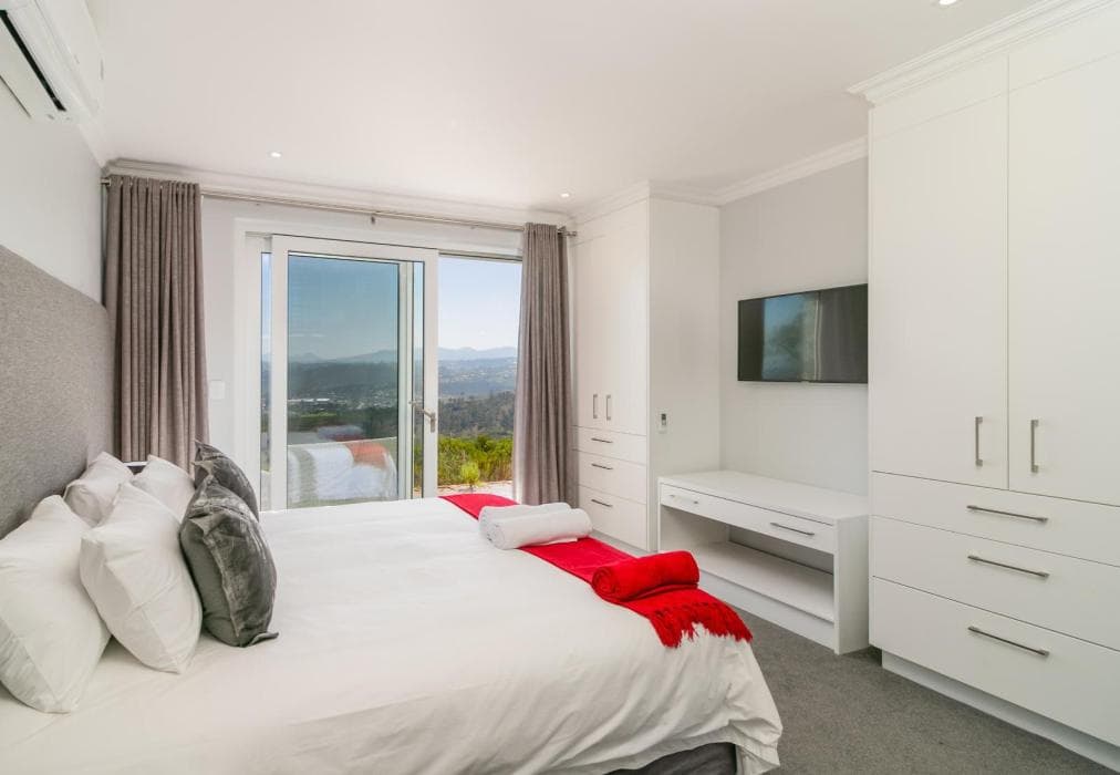 Pezula A Piece of Paradise  AR27