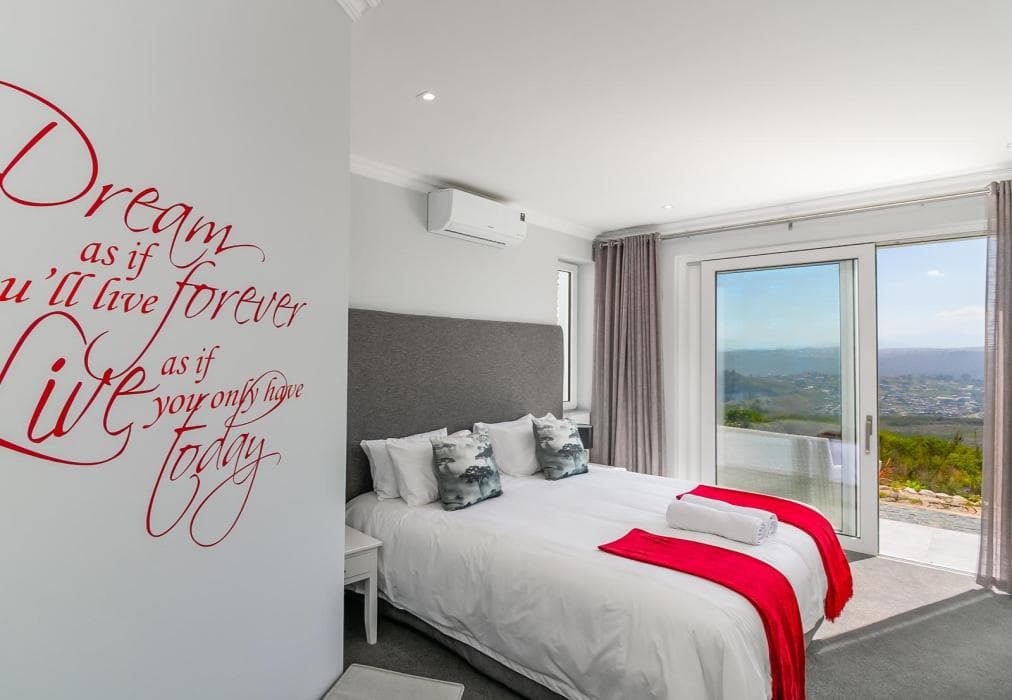 Pezula A Piece of Paradise  AR27