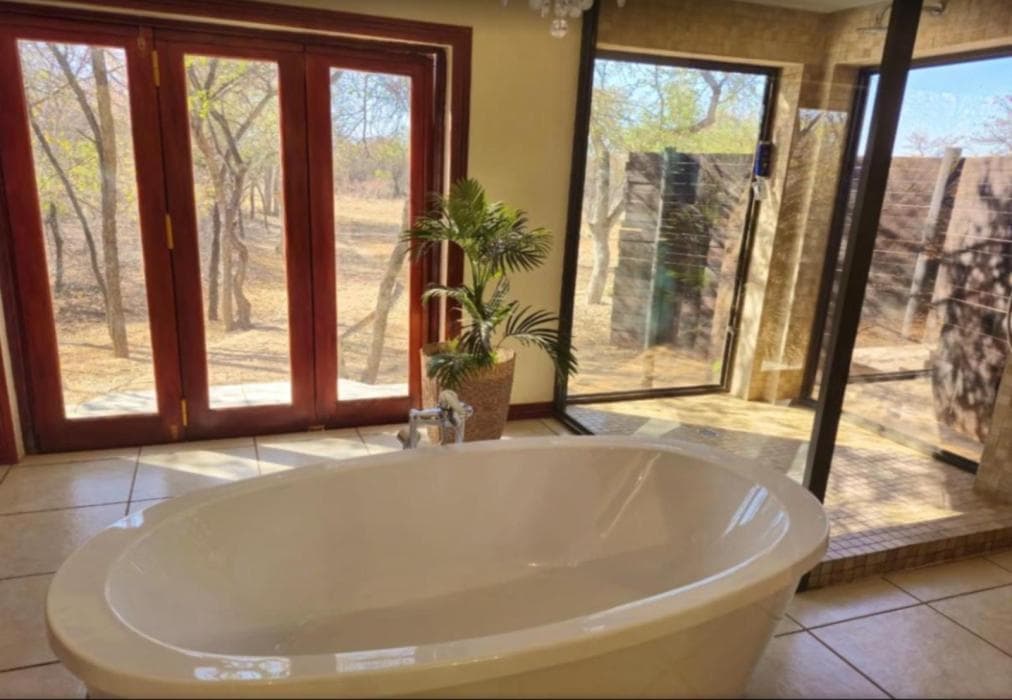 Phakela Private Game Lodge
