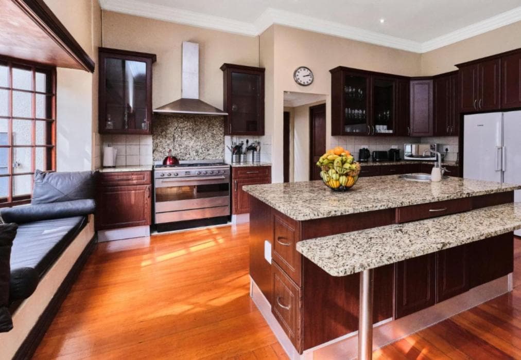 Rose Road Manor Houghton Estate