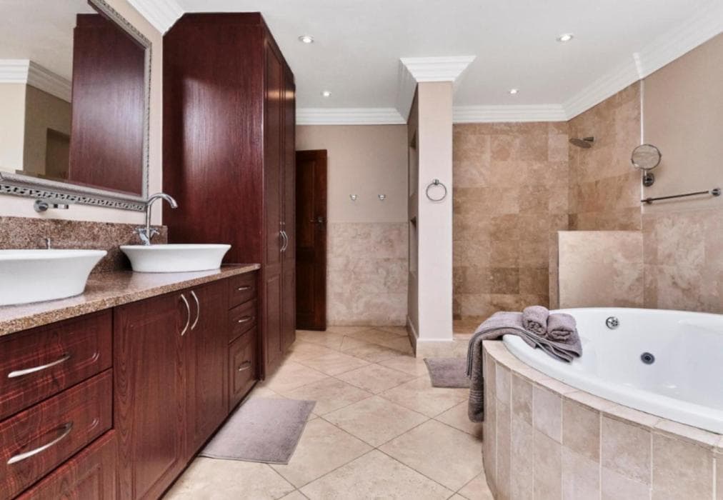 Rose Road Manor Houghton Estate