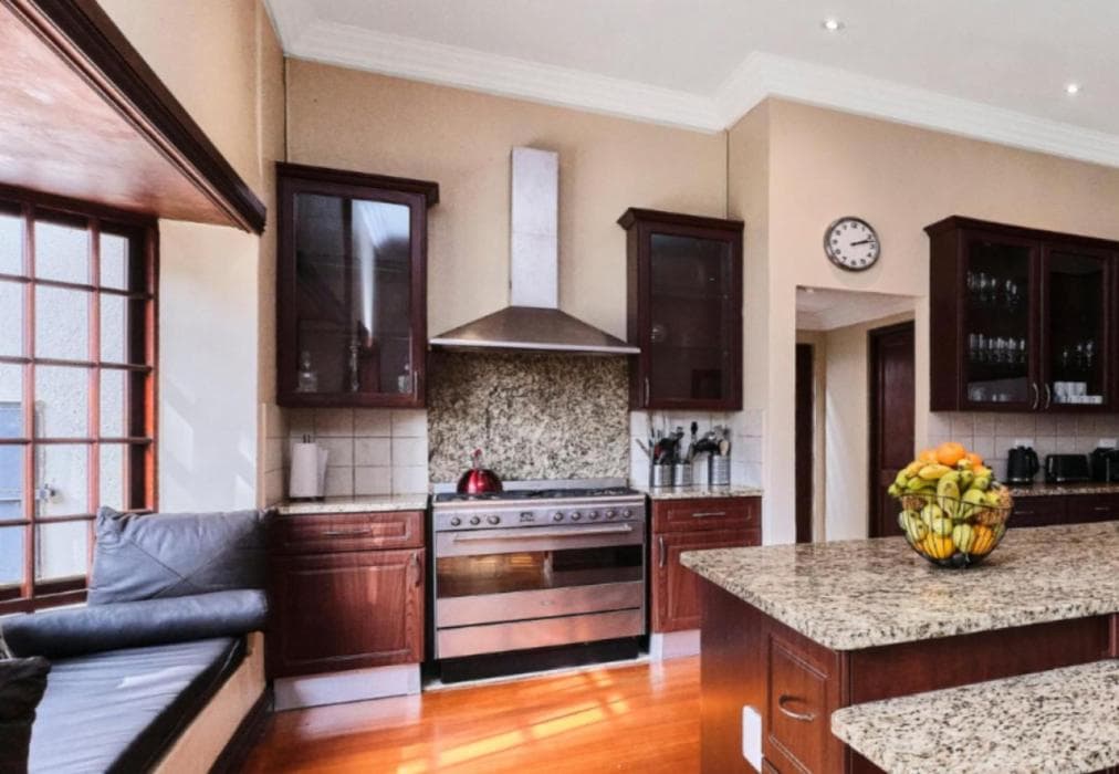 Rose Road Manor Houghton Estate