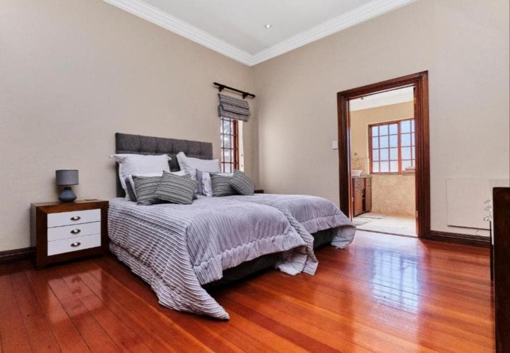 Rose Road Manor Houghton Estate