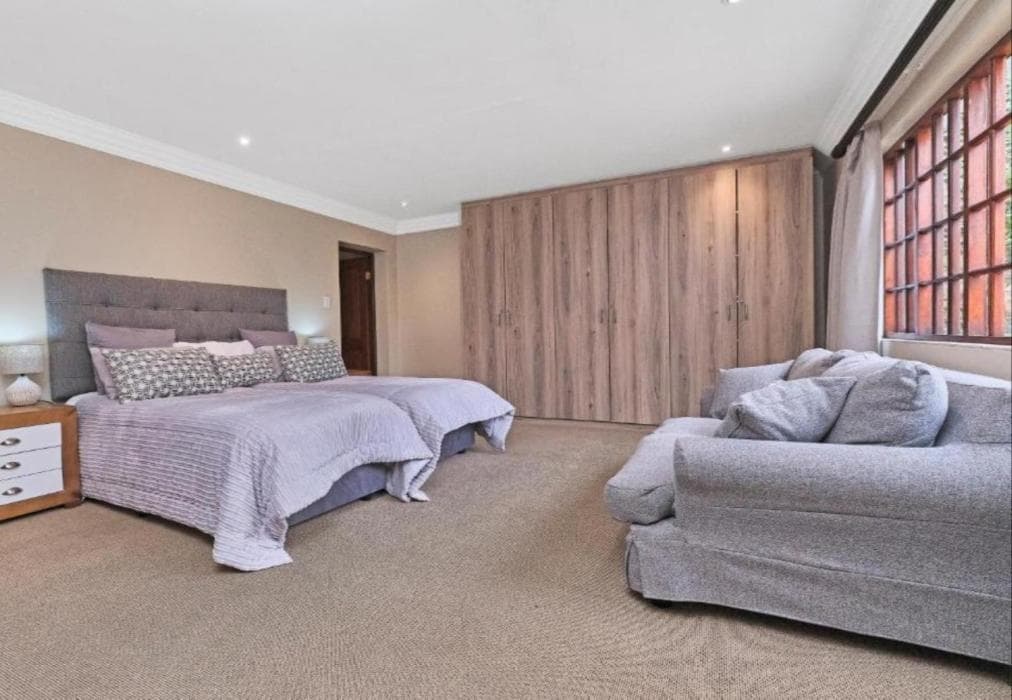 Rose Road Manor Houghton Estate