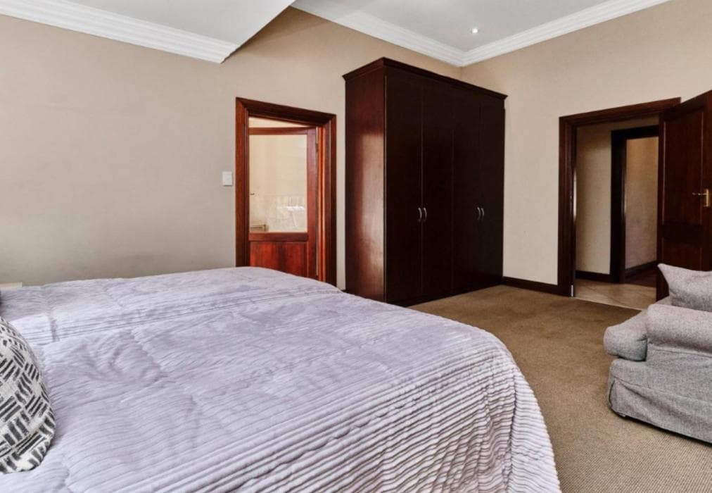 Rose Road Manor Houghton Estate