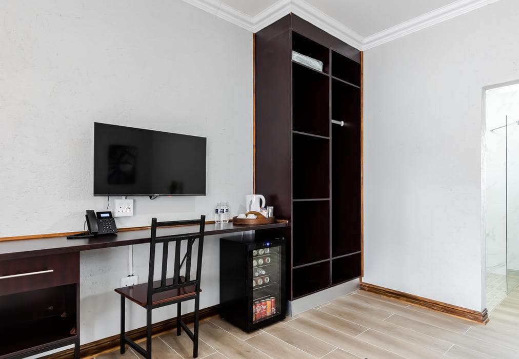 Point R40 Lodge  Self Catering