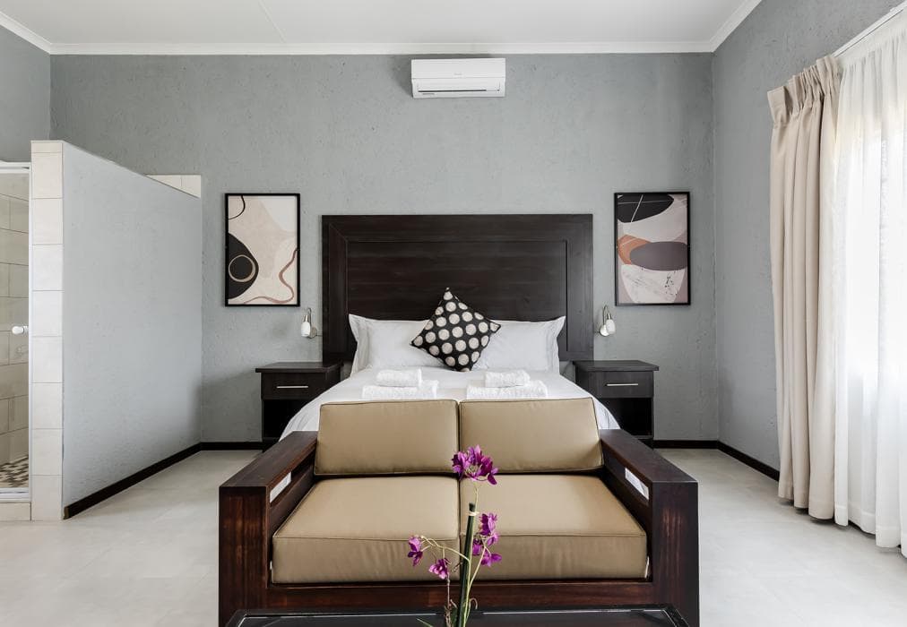 Point R40 Lodge  Self Catering