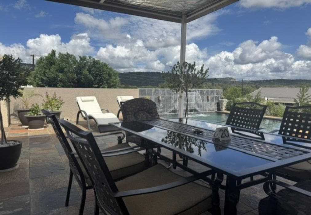 Point R40 Lodge  Self Catering