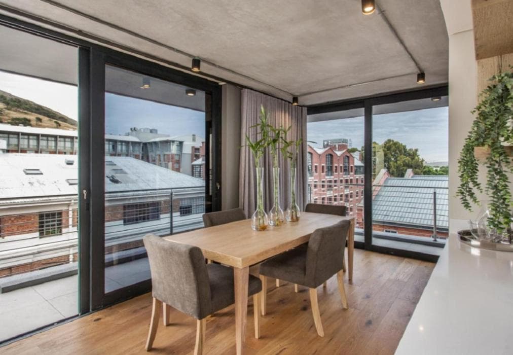 Two Bed Executive Apartments in Dockland